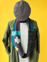 画像をギャラリービューアに読み込む, Loop Scarf Silk Cross Green