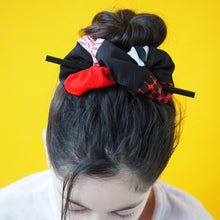 Load image into Gallery viewer, Example: Scrunchie Silk & Cotton